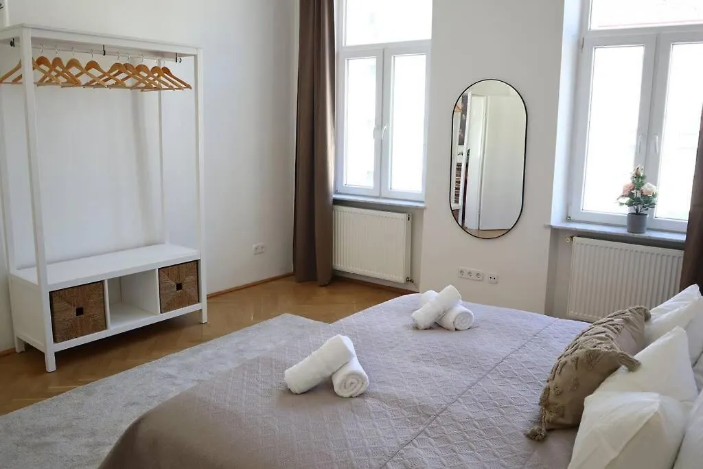 Bloom - Cozy Apartment, 5 Stops To City Center Vienna Apartment