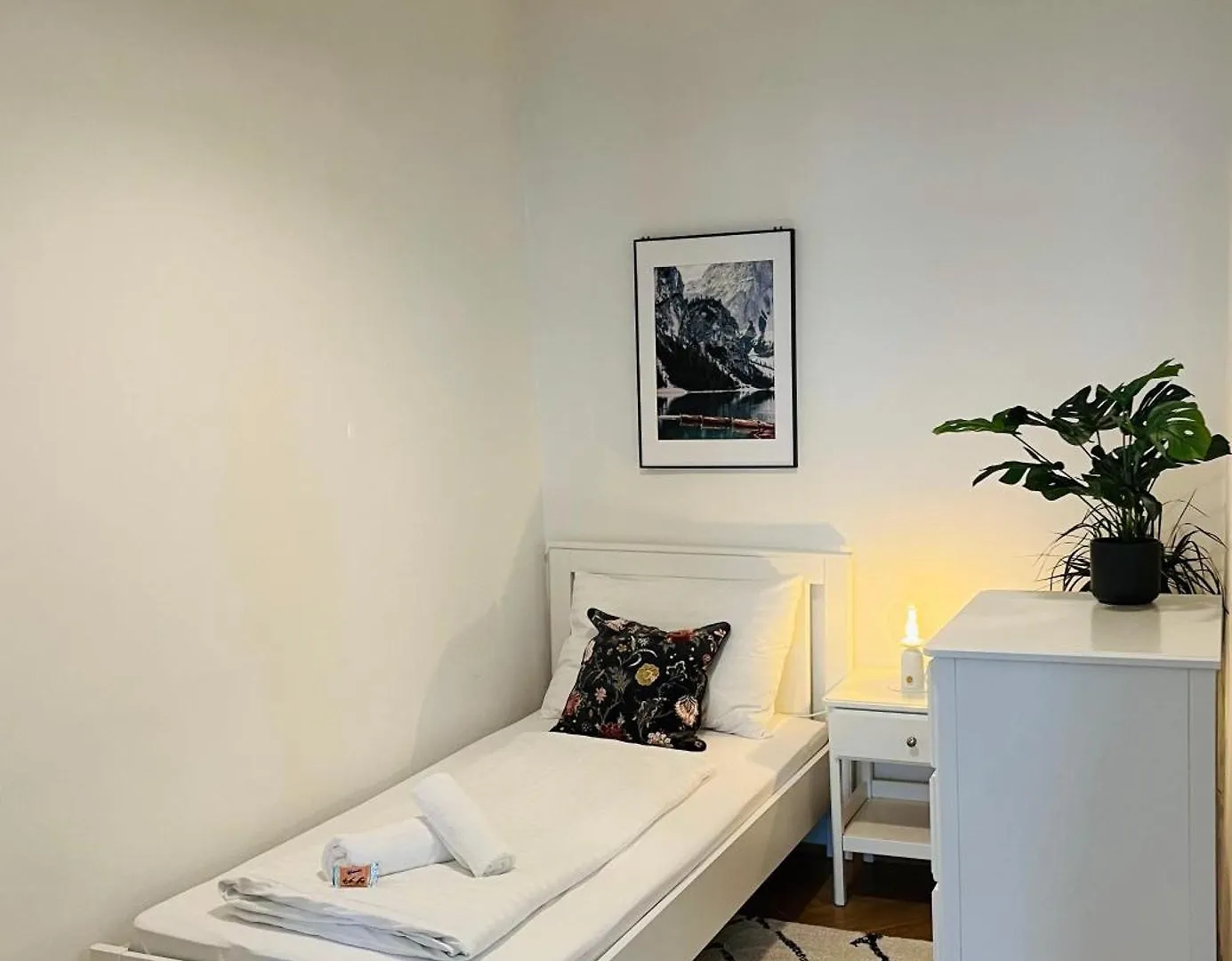 Apartment Bloom - Cozy Apartment, 5 Stops To City Center Vienna